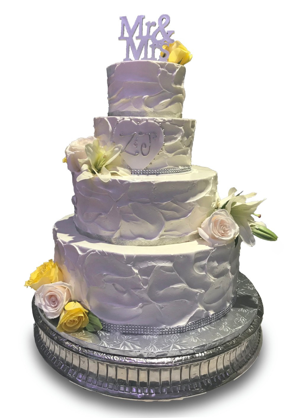 Homestyle wedding cake with live flowers 